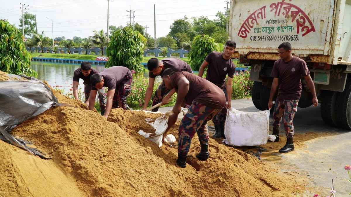 হবিগঞ্জে ১ কোটি ২৮ লাখ টাকার কসমেটিক্স ও শাড়িসহ ট্রাক জব্দ