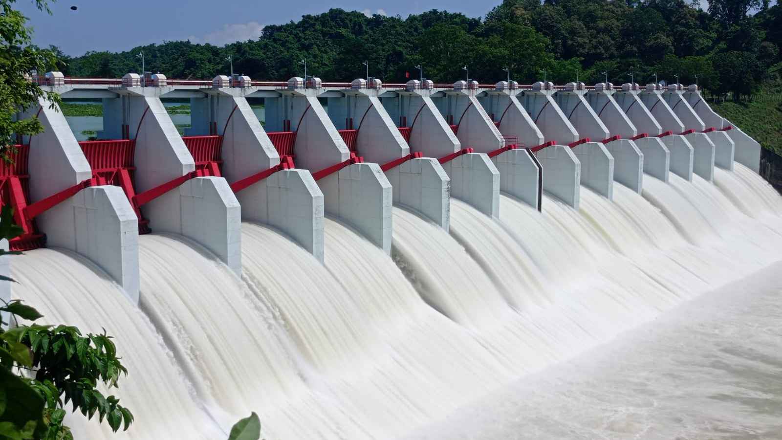 চতুর্থ দফায় ৩ ফুট খুলে দেওয়া হয়েছে কাপ্তাই বাঁধের ১৬ জলকপাট