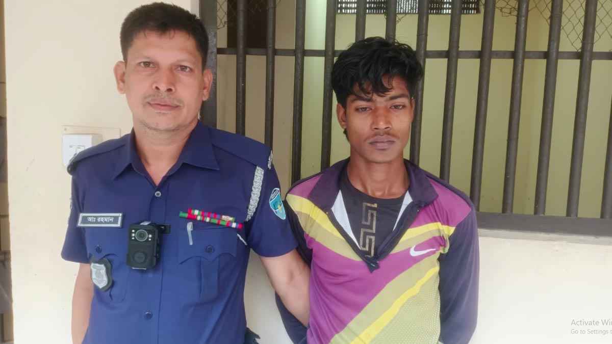 ঢাকা মেইলে সংবাদ প্রকাশের পর স্ত্রীকে অ্যাডিস নিক্ষেপকারী স্বামী আটক