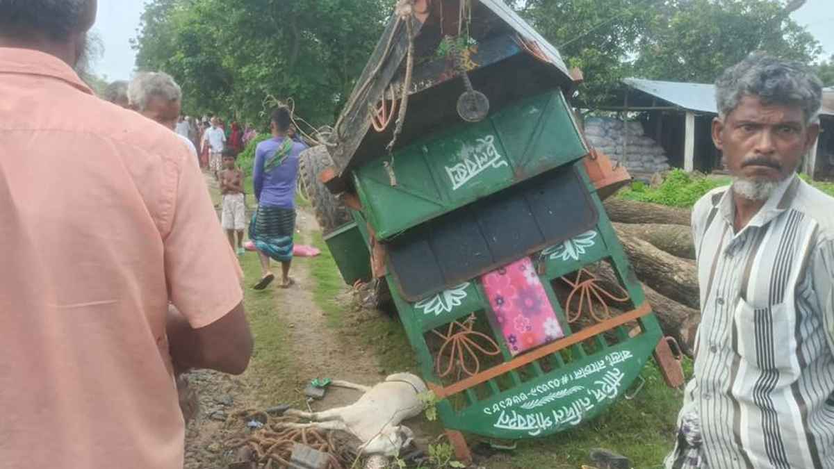 ট্রেনের ধাক্কায় পাওয়ার টিলারচালক নিহত