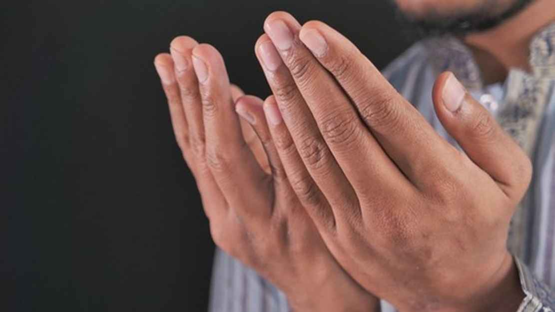 যাদের দোয়া দ্রুত কবুল হয়