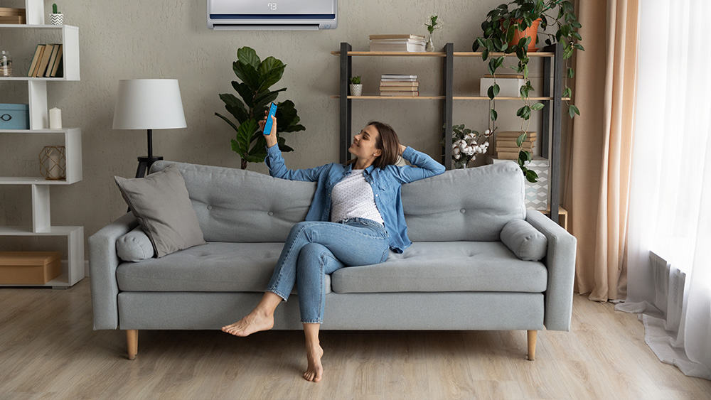 girl-on-sofa girl-on-sofa