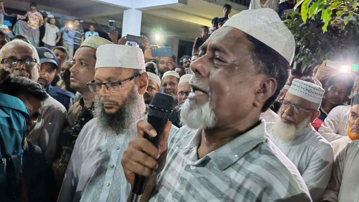 প্যারোলে মুক্তি পেয়ে বীর মুক্তিযোদ্ধা বাবার জানাজায় আ. লীগ নেতা