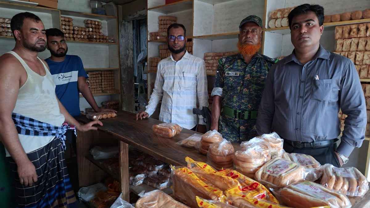 হাজীগঞ্জে ৩ প্রতিষ্ঠানকে ২০ হাজার টাকা জরিমানা
