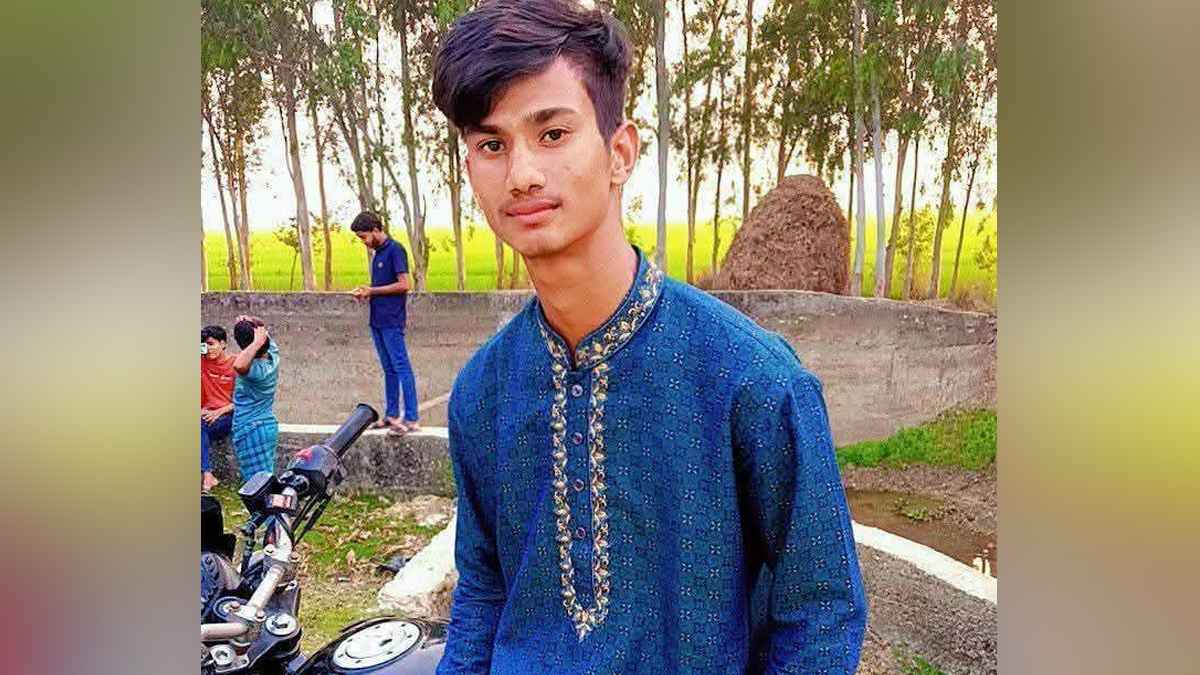 নওগাঁয় ট্রেনে কাটা পড়ে যুবকের মৃত্যু