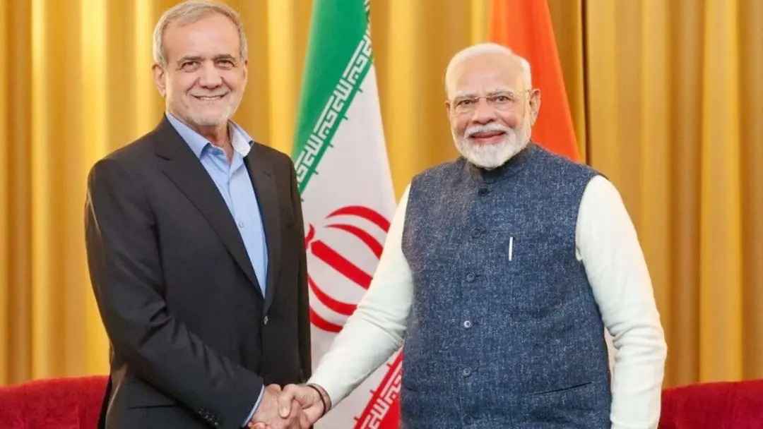 মোদিকে স্বাধীনতা দিবসের শুভেচ্ছা জানালেন পেজেশকিয়ান