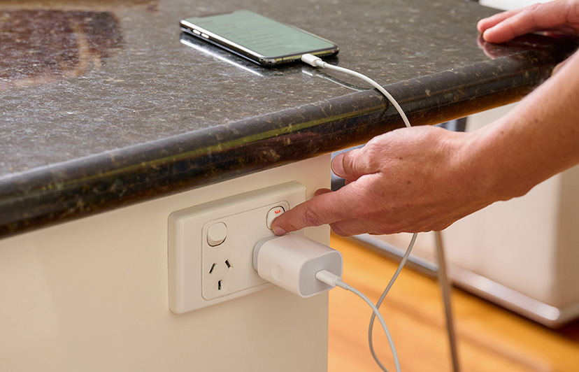 phone-charger-20231211104850939