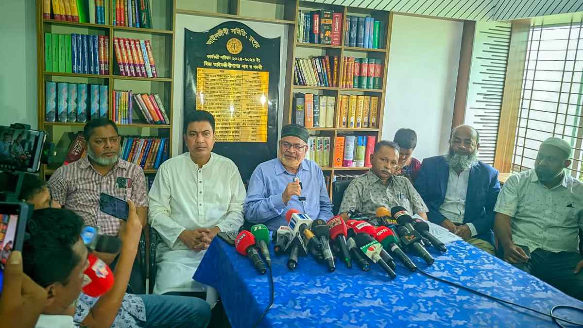 ৪ খুনের আসামির পক্ষে আইনি লড়াই না করার ঘোষণা রংপুর আইনজীবী সমিতির