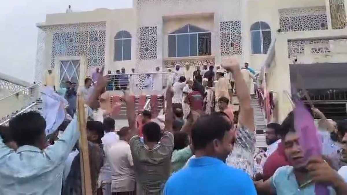 জাজিরায় জামায়াতের অনুষ্ঠানে বিএনপির হামলা, সাংবাদিককে মারধর