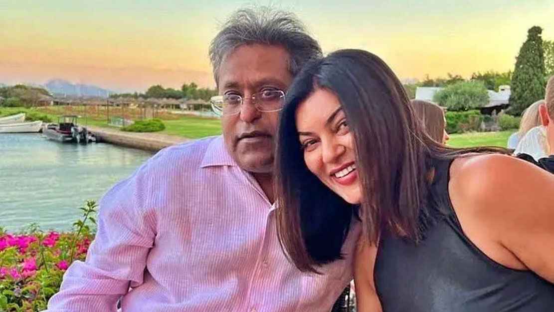 সুস্মিতা অতীত, এবার গায়িকার প্রেমে মজেছেন মোদি!