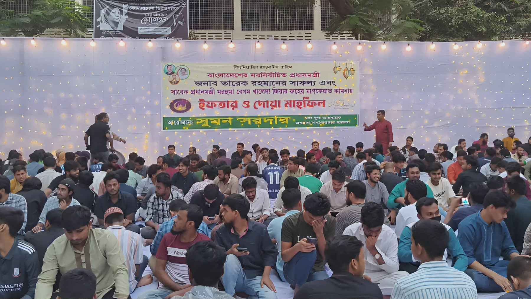 জবিতে ছাত্রদল নেতা সুমনের উদ্যোগে ইফতার আয়োজন