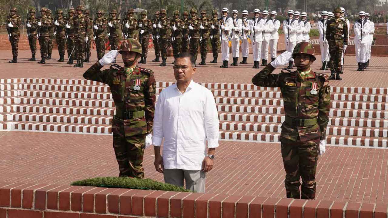 জাতীয় স্মৃতিসৌধে প্রধানমন্ত্রী তারেক রহমানের শ্রদ্ধা