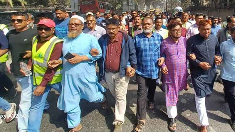 কর্মবিরতিতে জড়ানোয় চট্টগ্রাম বন্দরের ৪ কর্মচারীকে বদলি