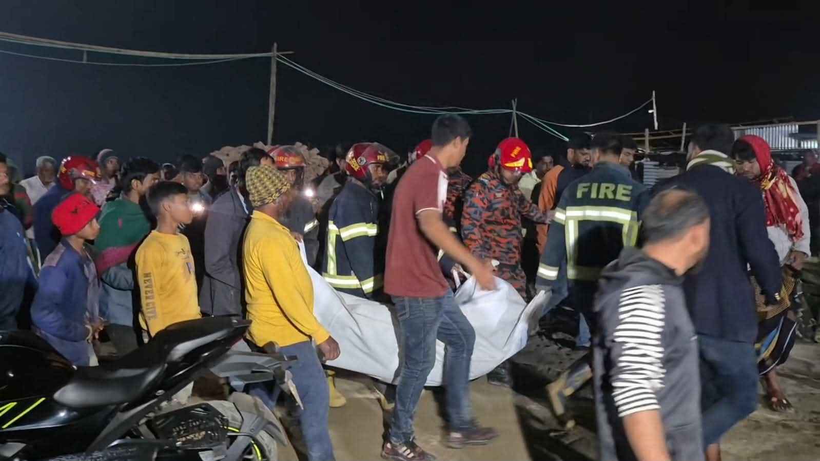 বগুড়ায় নির্মাণাধীন হিমাগারের ছাদ ধসে শ্রমিক নিহত