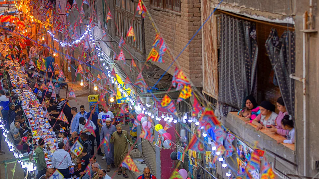 মাত্র ‘আড়াই ঘণ্টা’ রোজা রাখলেই চলবে যে দেশে