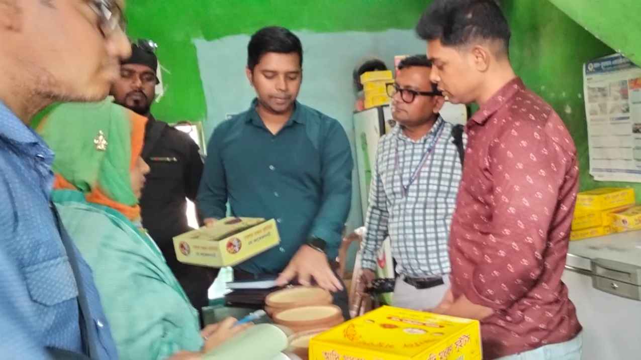 নড়িয়ায় অভিযান, ভেজাল ও অনিয়মে ৩৩ হাজার টাকা জরিমানা
