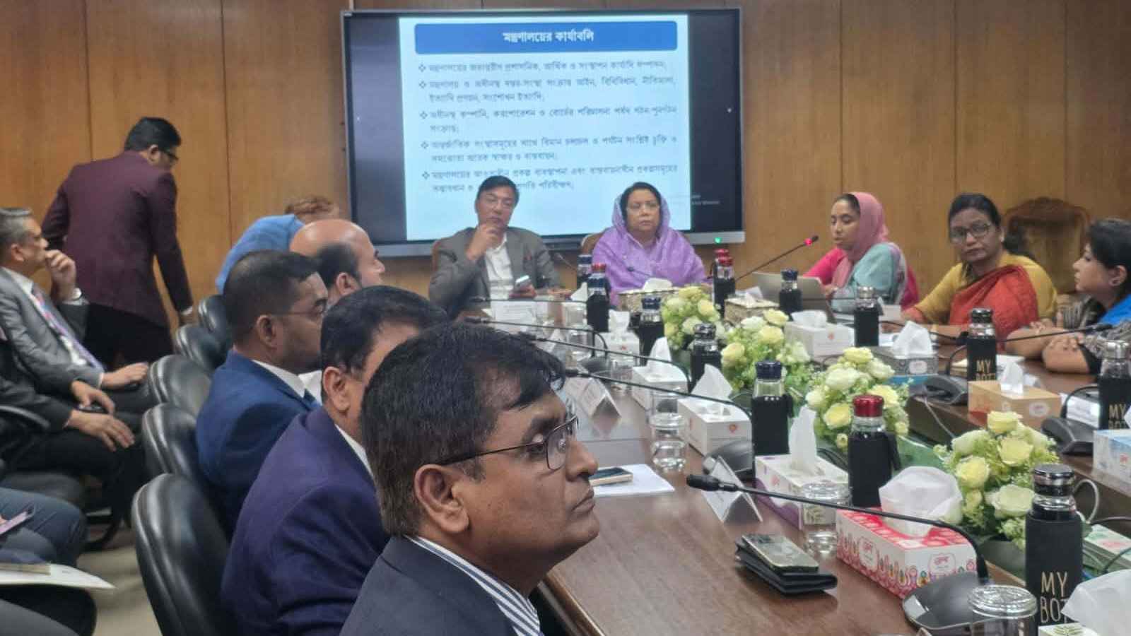 বিমান মন্ত্রণালয়ে জবাবদিহিতায় গুরুত্বারোপ মন্ত্রীর