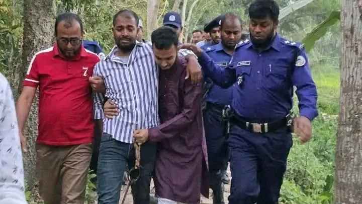 নলছিটিতে প্যারোলে মুক্তি পেয়ে বাবার দাফনে অংশ নিলেন ছাত্রলীগ নেতা