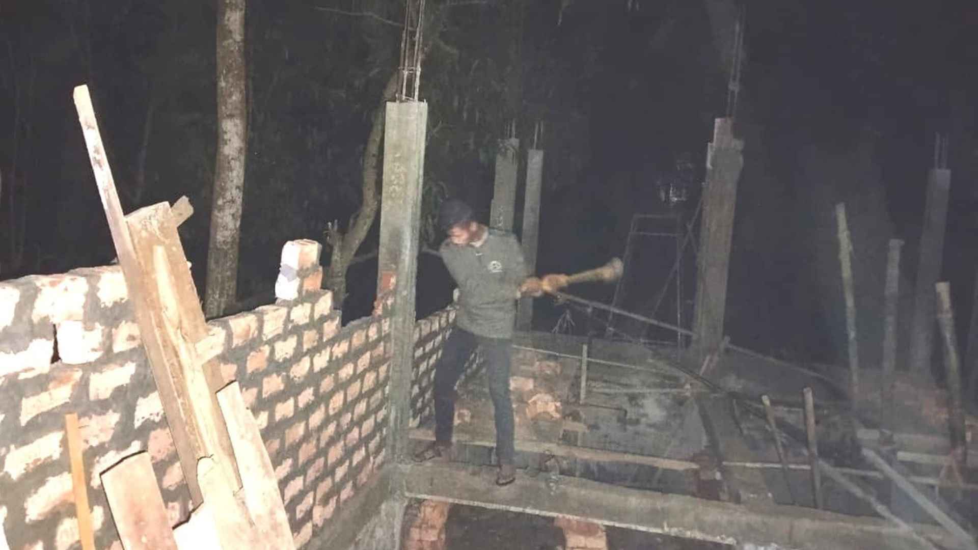 নদী দখল করে নির্মিত বহুতল ভবন উচ্ছেদ