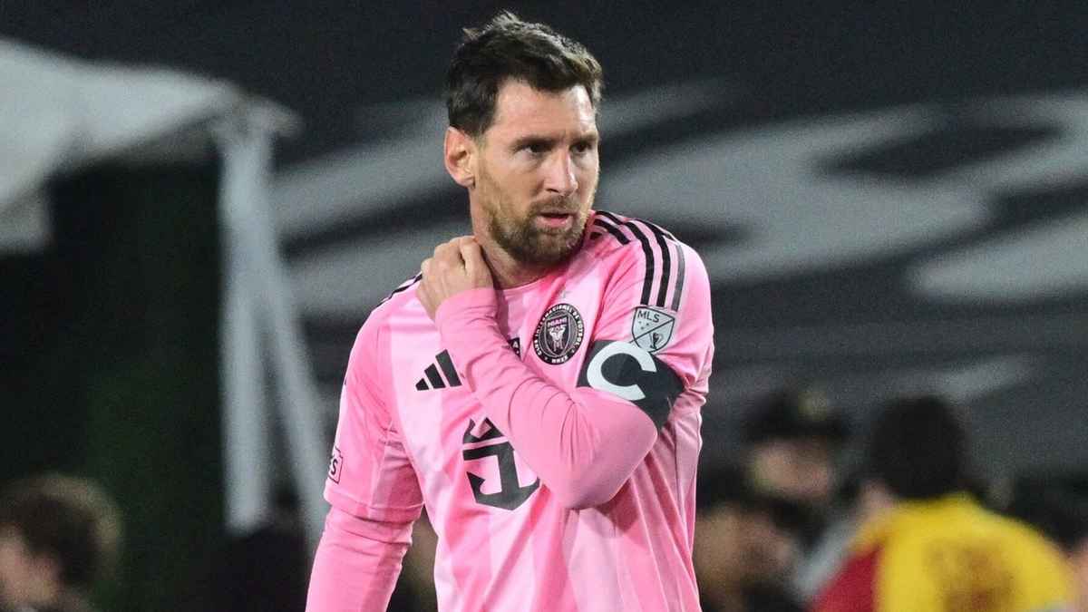 ম্যাচের পর বিতর্কিত কাণ্ড, শাস্তি হচ্ছে না মেসির