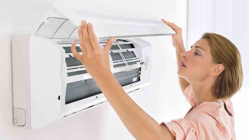 গরমে এসি চালানোর আগে এই কাজগুলো না করলে হতে পারে বড় বিপদ
