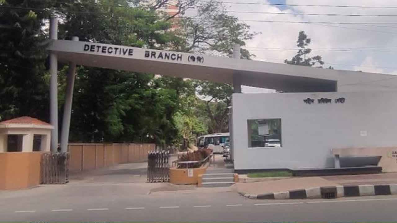 বঙ্গভবনের প্রোগামার গ্রেফতারের ঘটনায় ডিবির এলোমেলো উত্তর