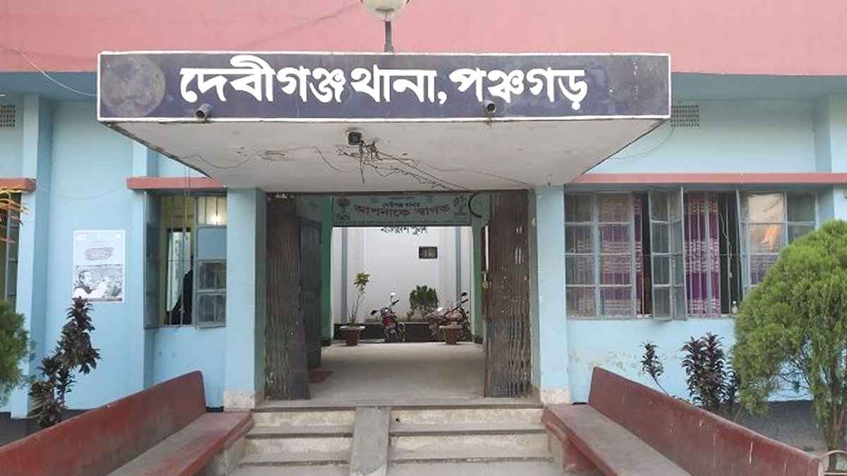 দেবীগঞ্জে ঢাকাগামী বাসের ধাক্কায় প্রাণ গেল মা ও মেয়ের