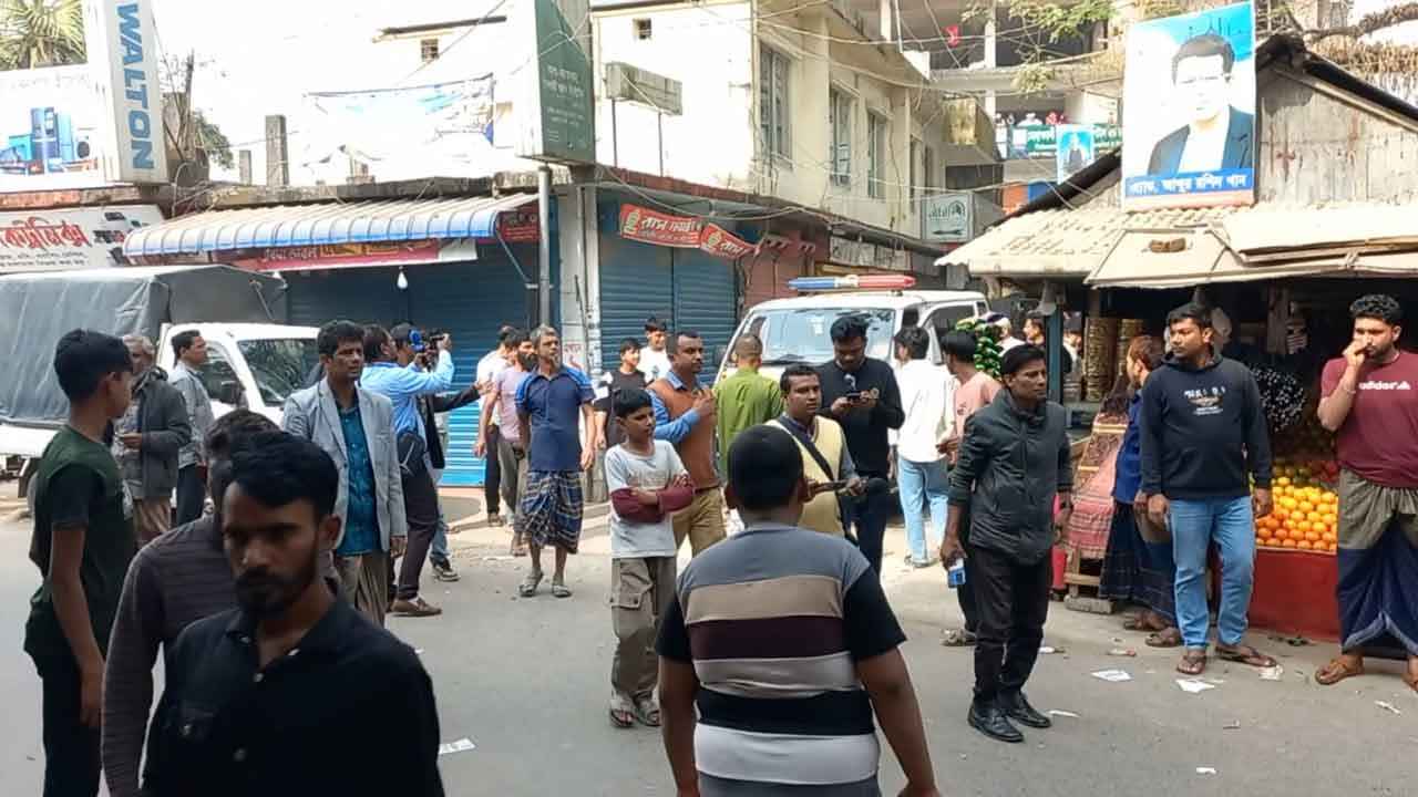 মাদারীপুর-২ আসনে স্বতন্ত্র প্রার্থীর গণসংযোগে হামলা, আহত ১০