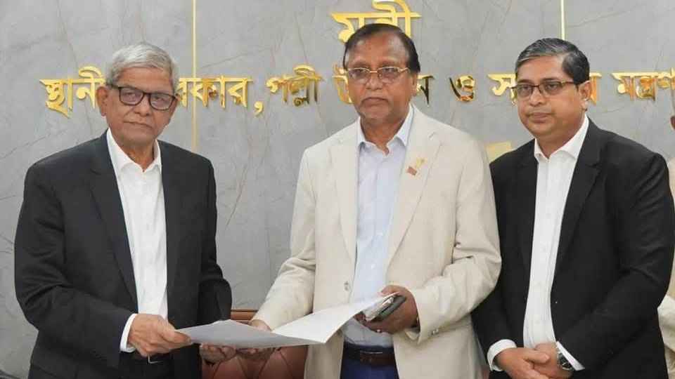 ডিএসসিসি প্রশাসক হিসেবে দায়িত্ব গ্রহণ করলেন আবদুস সালাম