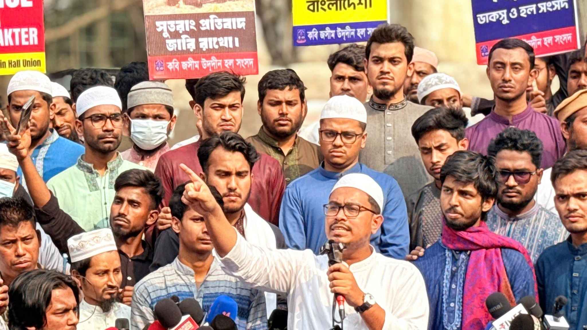 নরসিংদীর ধর্ষণের ঘটনা ধামাচাপার চেষ্টা চলছে: সাদিক কায়েম