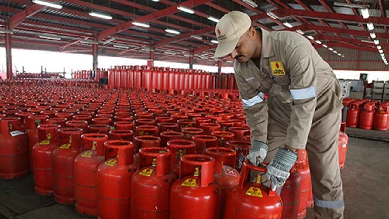 কমেছে এলপি গ্যাসের দাম