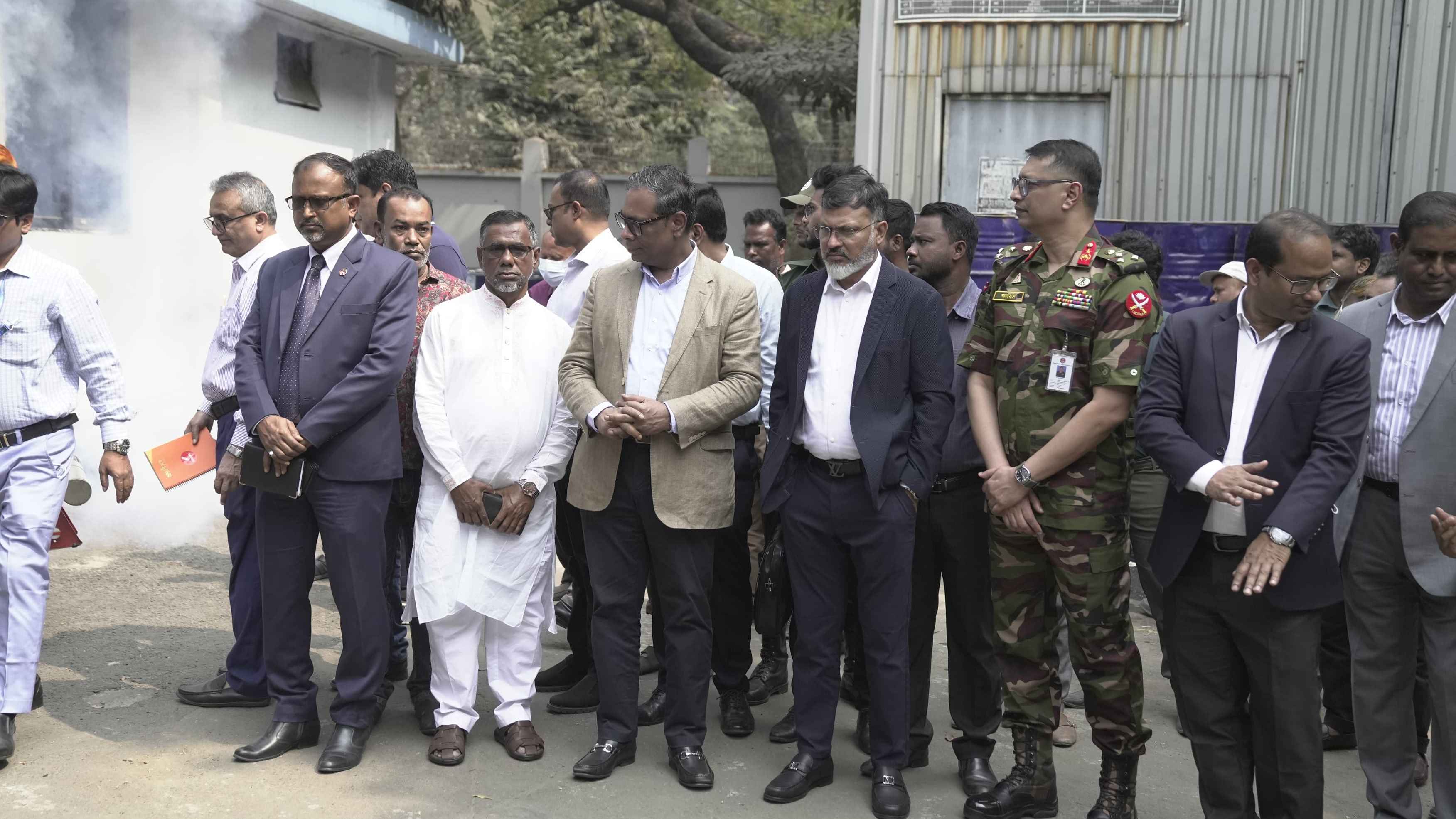 দায়িত্ব গ্রহণ করে মশক নিধন কার্যক্রম পরিদর্শনে ডিএনসিসি প্রশাসক