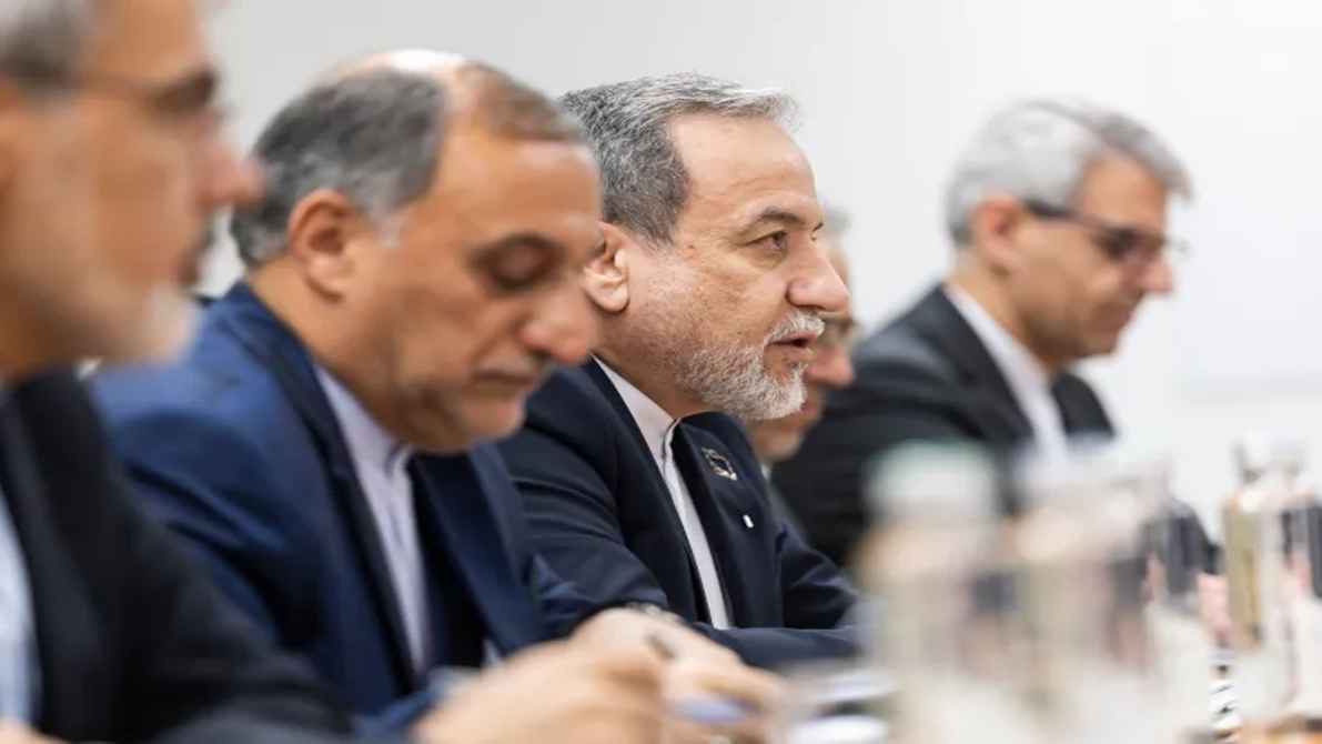 উত্তেজনার মধ্যেই বৃহস্পতিবার জেনেভায় ফের বৈঠকে বসছে যুক্তরাষ্ট্র-ইরান