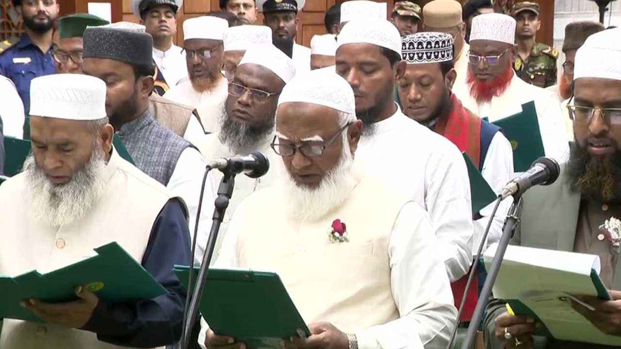 অবশেষে শপথ নিলেন জামায়াত ও ১১ দলের এমপিরা
