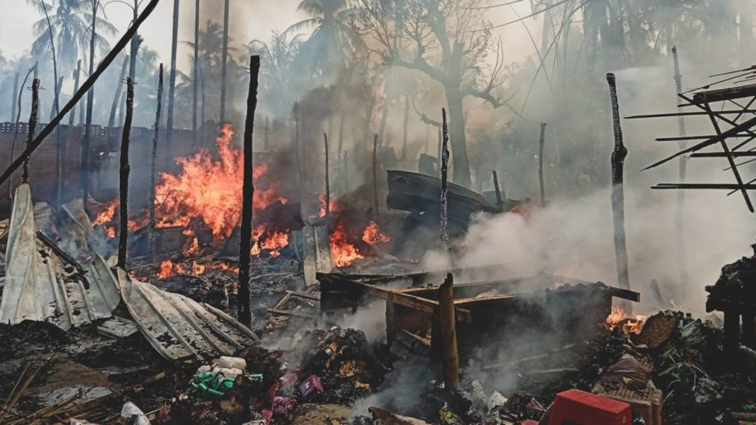 মিয়ানমারের দুই অঞ্চলে জান্তা বিমান হামলায় নিহত ২৬