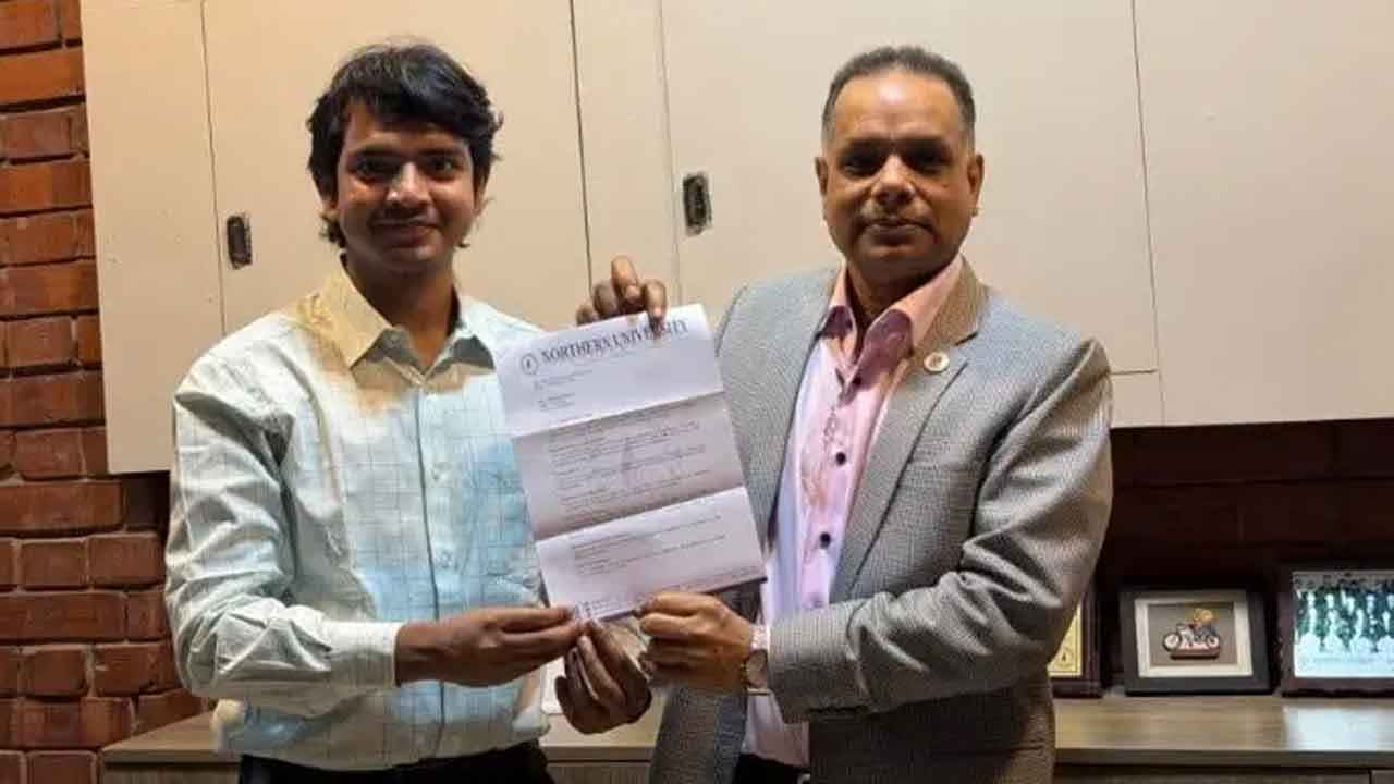 বিশ্ববিদ্যালয়ের শিক্ষক হলেন ডাকসুর আলোচিত ভিপি প্রার্থী শামীম