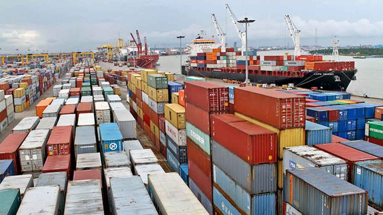 আন্দোলনের চতুর্থ দিনের শাটডাউনে অচল চট্টগ্রাম বন্দর