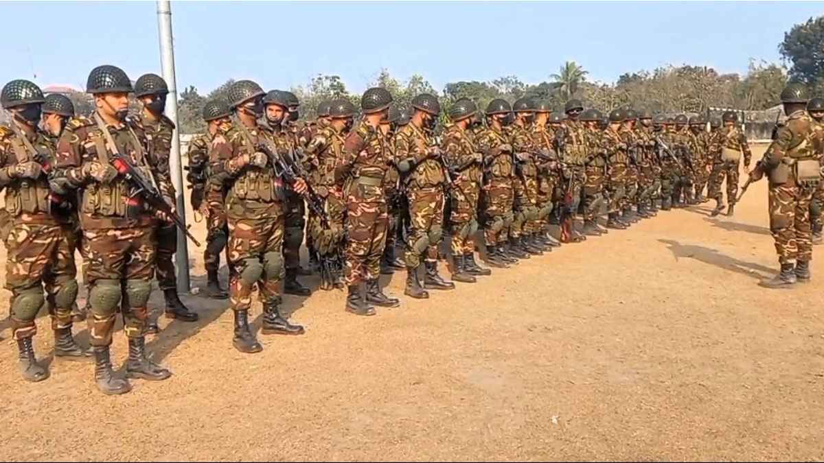 পঞ্চগড়ে সেনাবাহিনীর নির্বাচনকালীন নিরাপত্তা মহড়া অনুষ্ঠিত