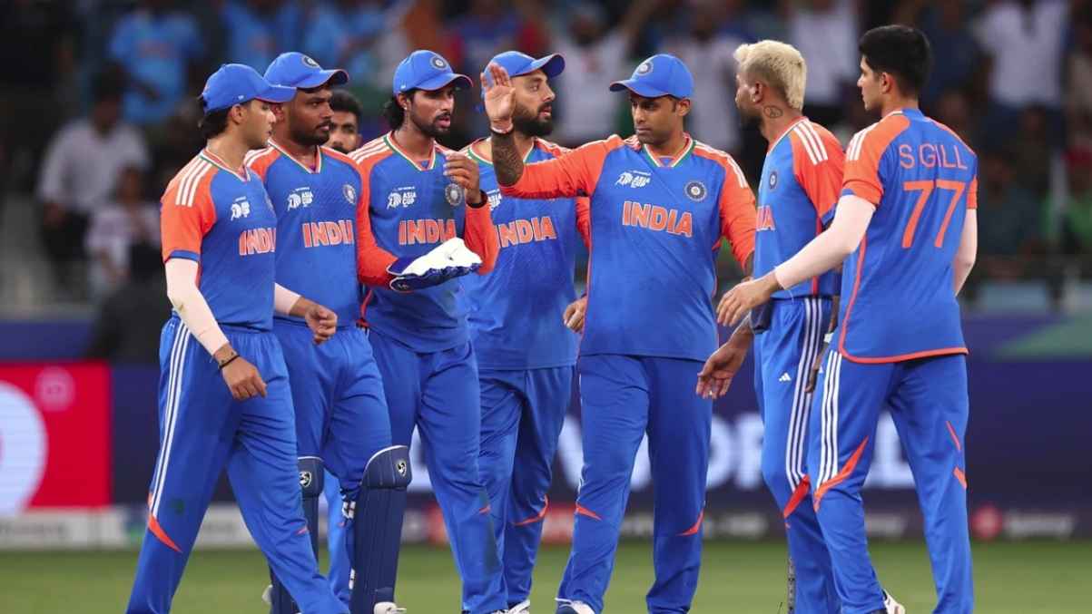 বাঁচা-মরার ম্যাচের আগে মাঠে রাসায়নিক ব্যবহার করছে ভারত