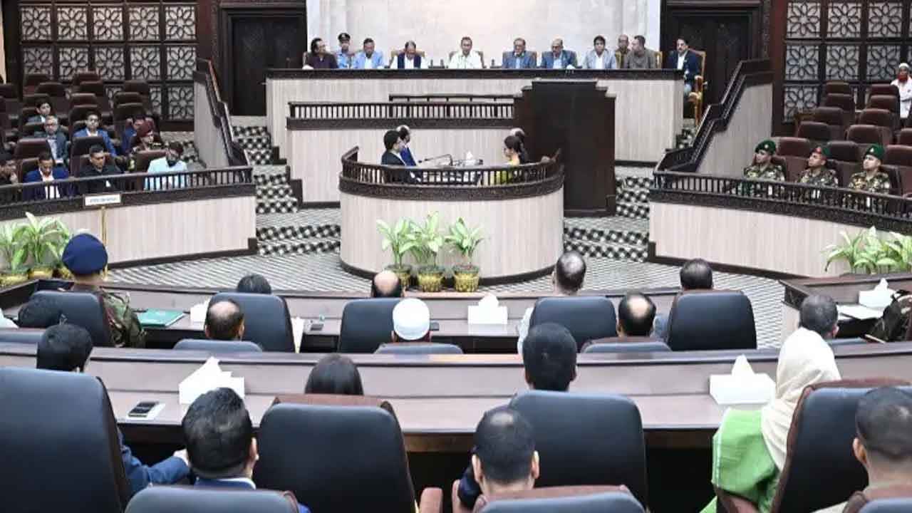 মানুষের ভাগ্য পরিবর্তনে কাজ করতে কর্মকর্তা-কর্মচারীদের তাগিদ