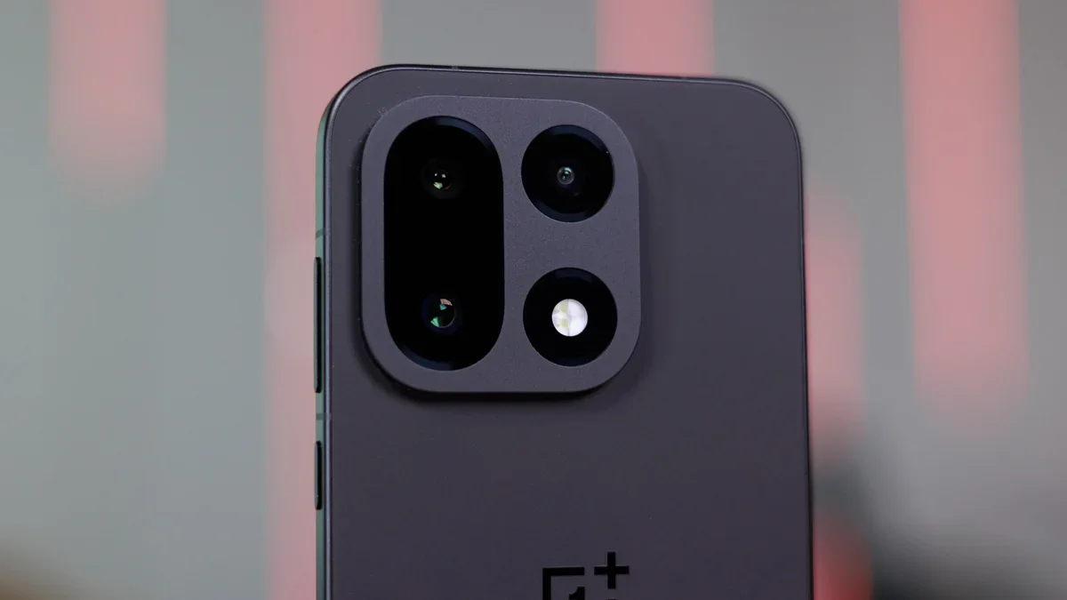 Ultra-polarizing-OnePlus-16-feature-is-under-testing-do-you-need-it-at-all