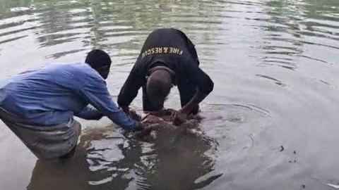 নিখোঁজের ১৭ ঘণ্টা পর শিশুর লাশ মিলল জিকে খালে