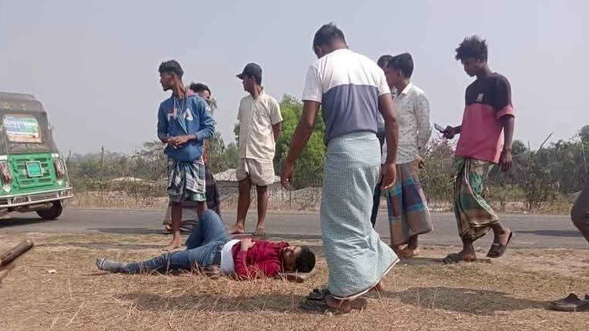 মেরিন ড্রাইভে মাইক্রোবাস–সিএনজি সংঘর্ষে আহত ৬