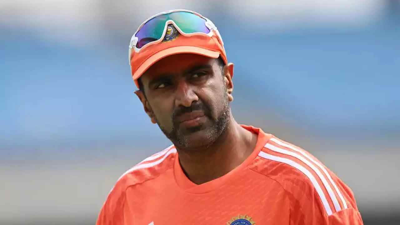 অভিষেক ফর্মে ফিরতেই পাকিস্তানি ক্রিকেটারকে ধুয়ে দিলেন অশ্বিন