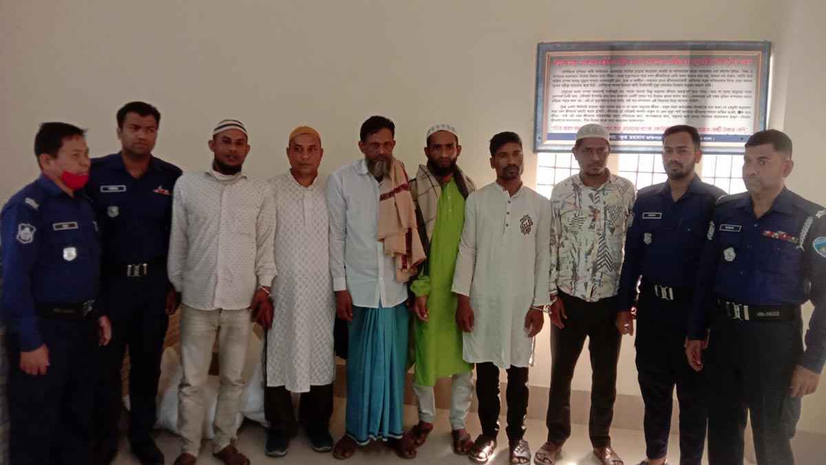 নোয়াখালীতে আ.লীগের ৬ নেতাকর্মী আটক