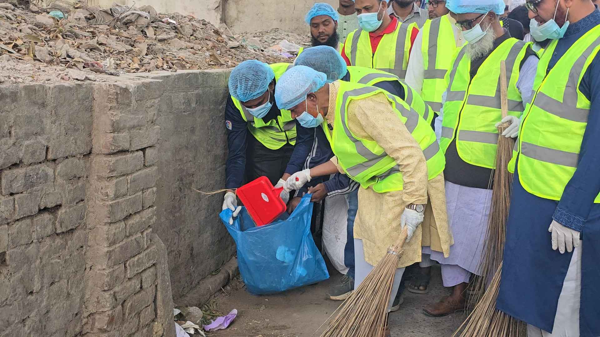 চাঁপাইনবাবগঞ্জকে গ্রিন-ক্লিন সিটি হিসেবে গড়ে তোলা হবে: এমপি নূরুল