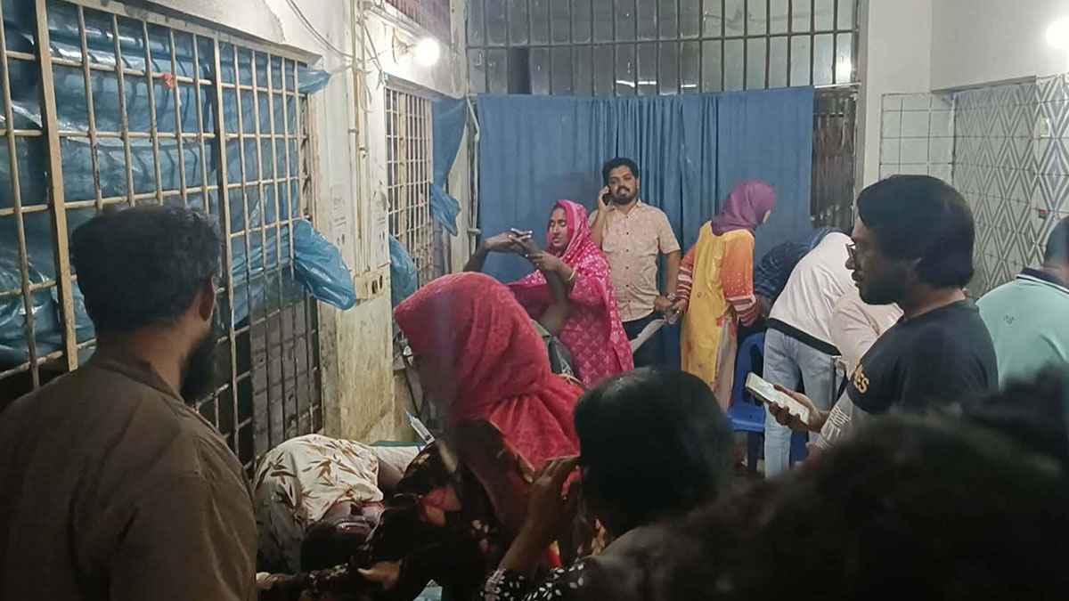 খুলনায় বিএনপি ও জামায়াত সমর্থকদের মধ্যে সংঘর্ষ