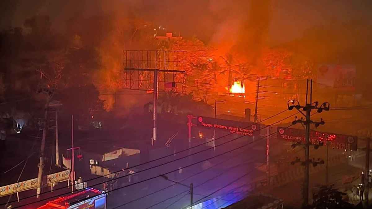 কক্সবাজারে গ্যাস পাম্পের আগুন নিয়ন্ত্রণে