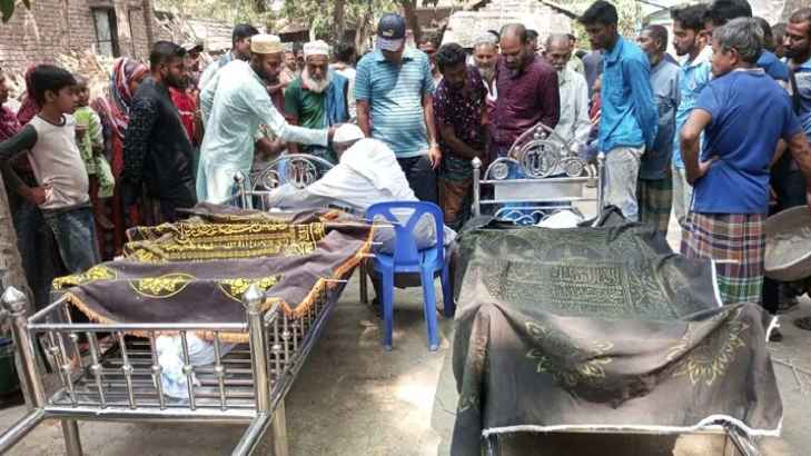 সাতক্ষীরায় ছোট ভাইয়ের মৃত্যুর খবরে বড় ভাইয়ের মৃত্যু