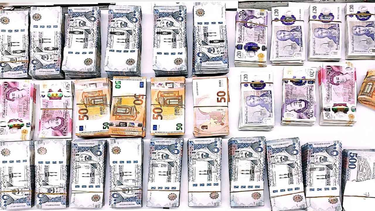 শাহজালালে বিমানবন্দরে প্রায় ৪ কোটি টাকার বৈদেশিক মুদ্রাসহ আটক ২